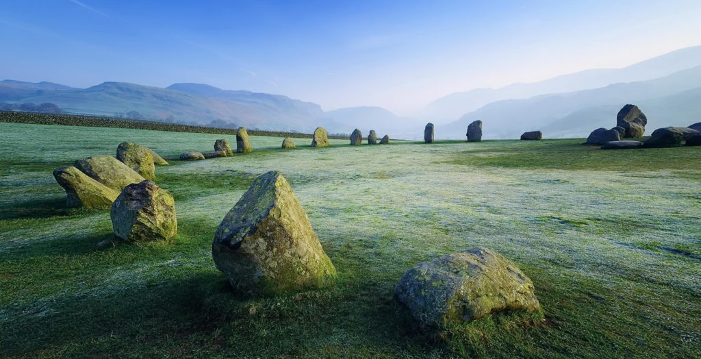 Мегалиты: С какой целью древние люди перемещали огромные камни