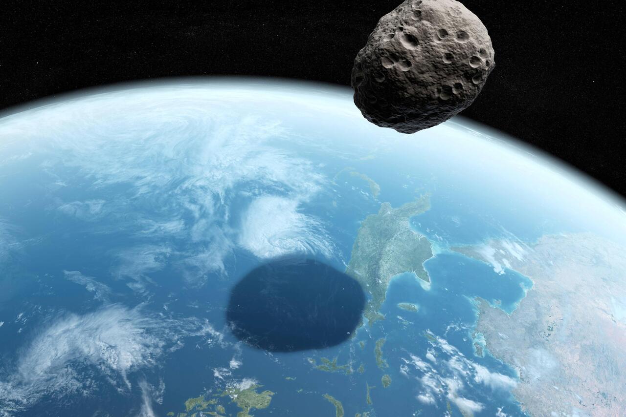 Можно ли уничтожить опасный астероид?